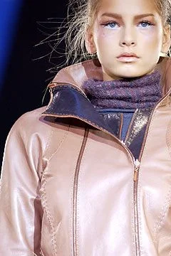 Look 16